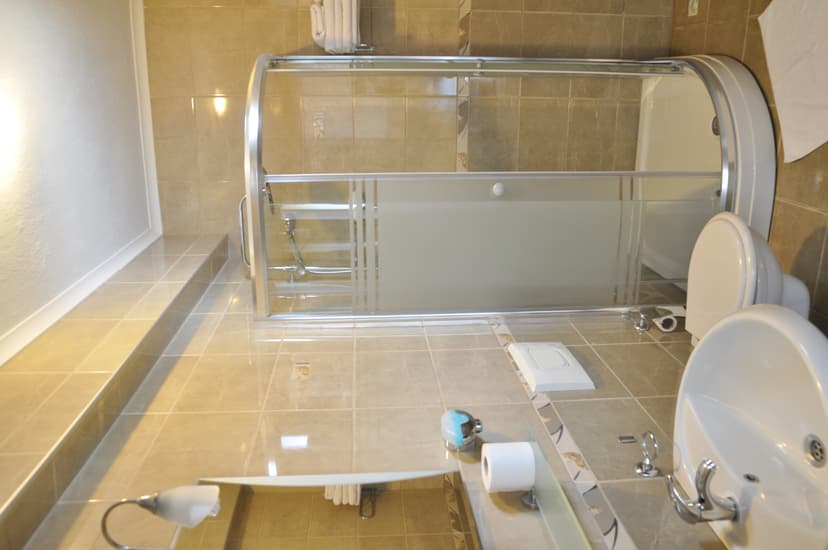 Feron Otel Modern Banyo Akyaka Feron Otel Modern ve Hijyenik Banyo Görünümü