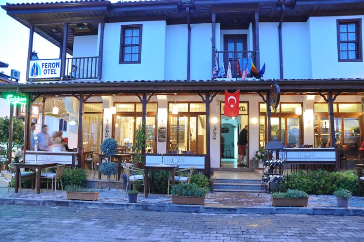Feron Otel Apart Oda Genel Görünüm Akyaka Oda Seçenekleri Feron Otel Apart Daire Mutfak ve Oturma Köşesi